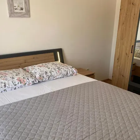Appartement With Parking Space Lopar, Rab - 24597