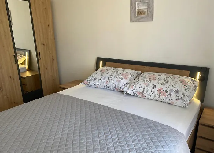 Apartament With Parking Space Lopar, Rab - 24597 *